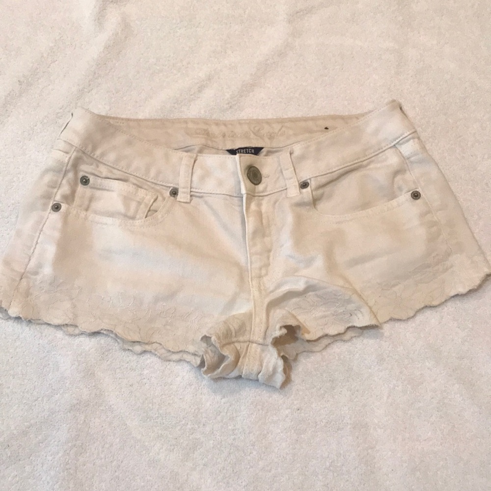 American eagle white shorts